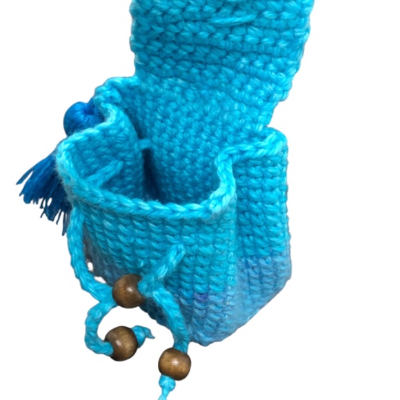 Handmade Crochet Mini Bag Keychain – Blue Colorblock, with Heart Button & Tassel - Picture 15 of 15